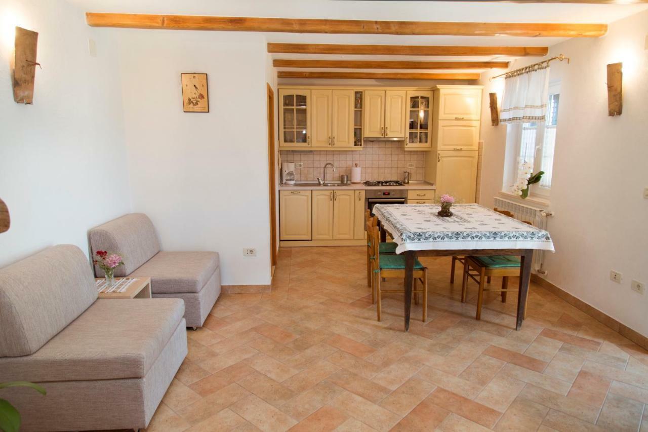 Apartments Tinka Брсеч Экстерьер фото