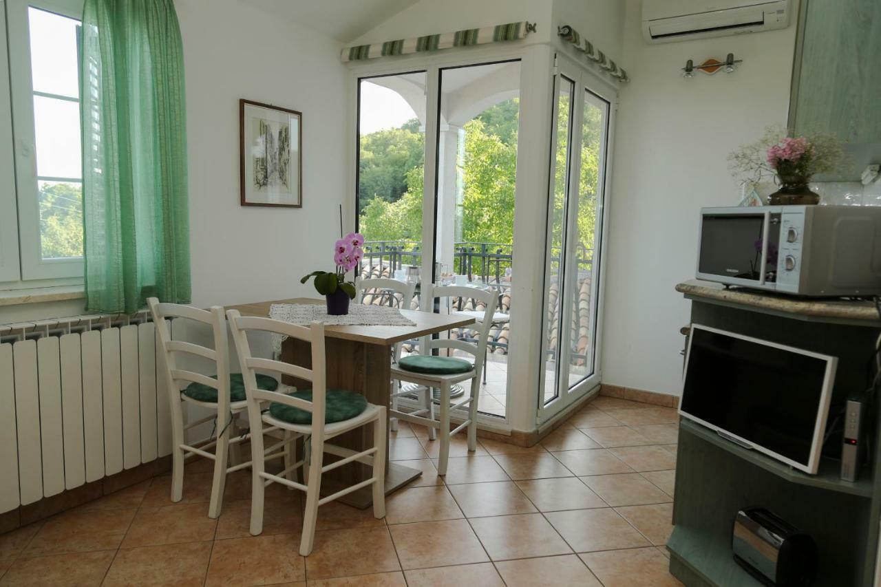 Apartments Tinka Брсеч Экстерьер фото