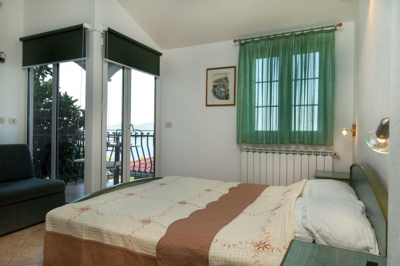Apartments Tinka Брсеч Экстерьер фото