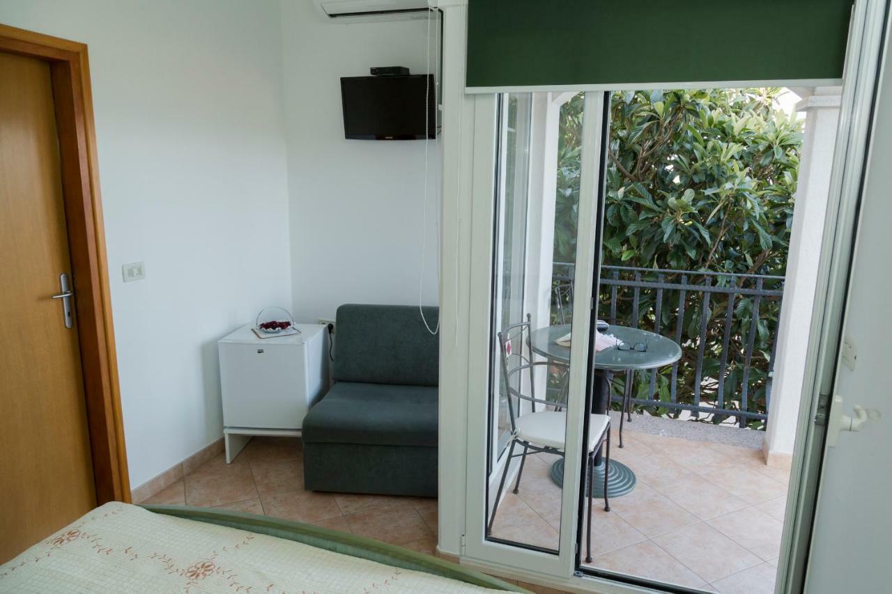 Apartments Tinka Брсеч Экстерьер фото